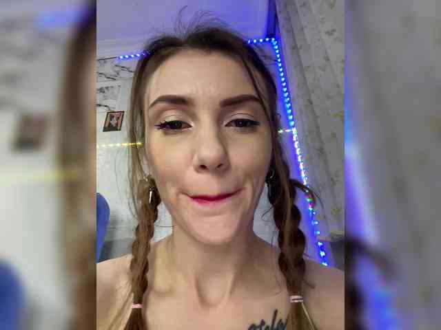 KristinaMoonx webcam