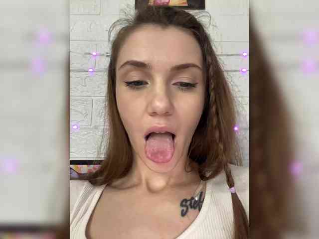 KristinaMoonx webcam