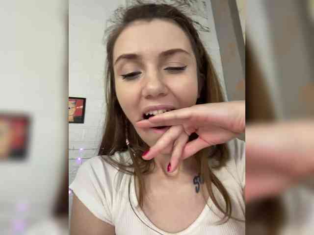 KristinaMoonx webcam