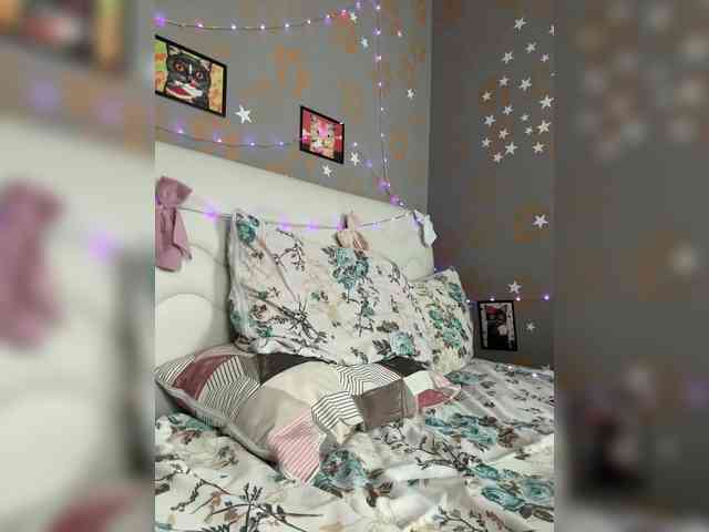 KristinaMoonx webcam