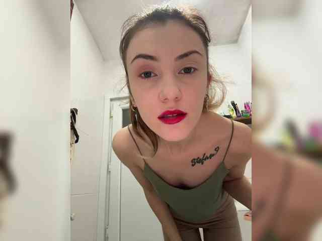 KristinaMoonx webcam