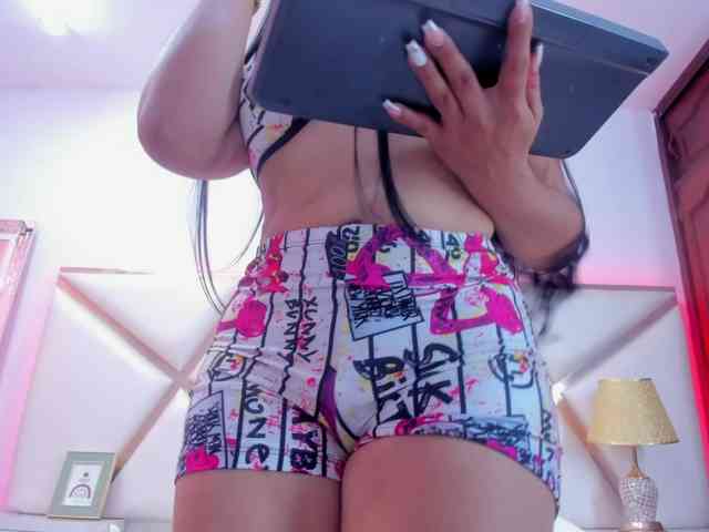 KarinaGomez webcam