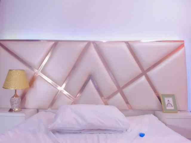 KarinaGomez webcam