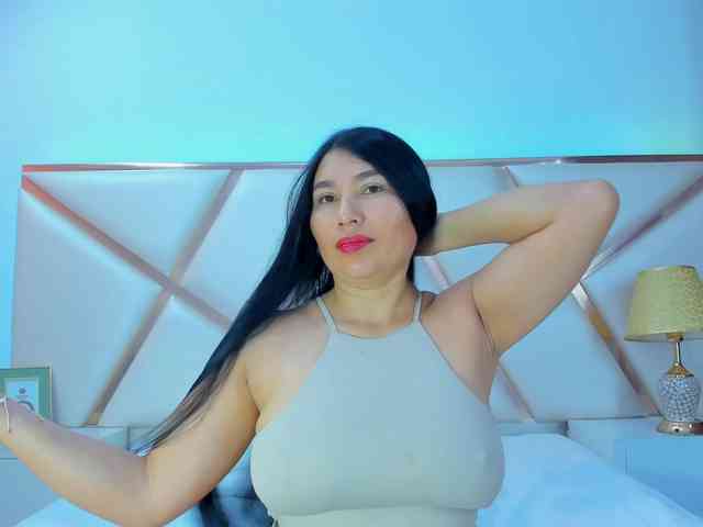 KarinaGomez webcam