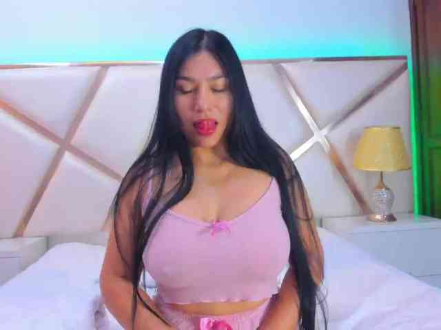 KarinaGomez webcam
