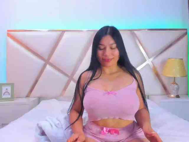 KarinaGomez webcam
