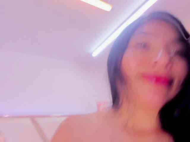 KarinaGomez webcam