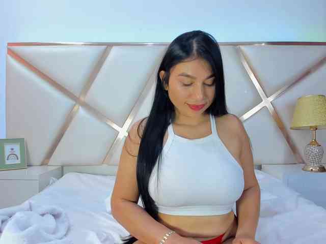 KarinaGomez webcam