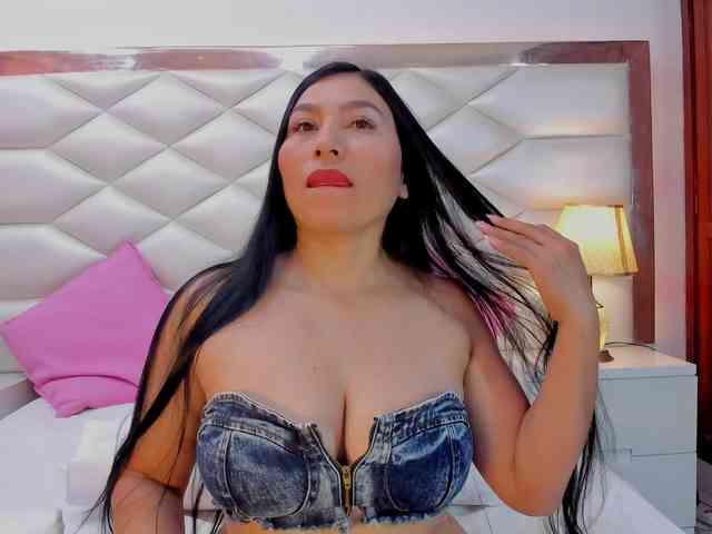 KarinaGomez webcam