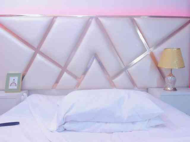 KarinaGomez webcam