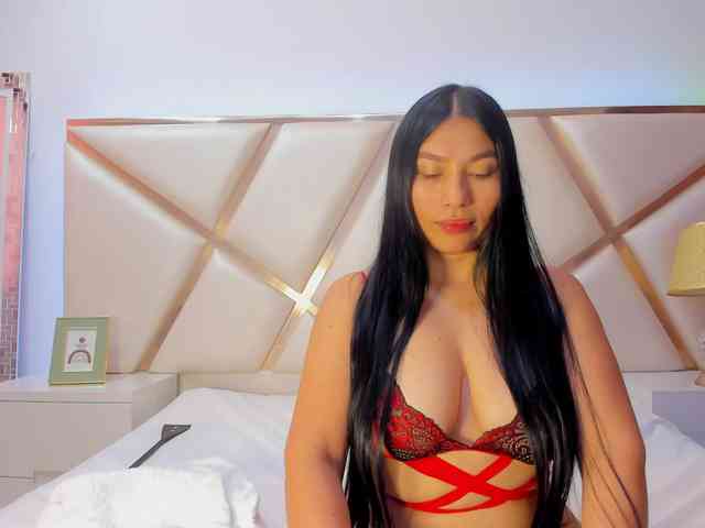 KarinaGomez webcam