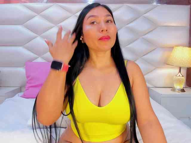KarinaGomez webcam