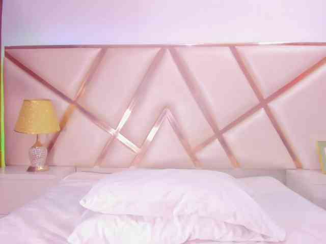 KarinaGomez webcam