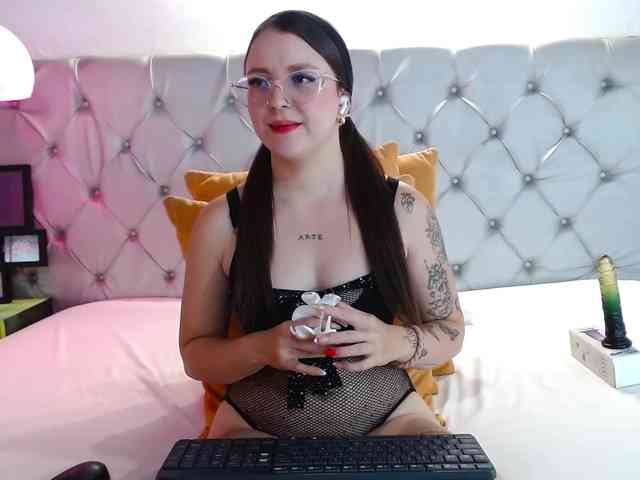 LouiseBallen webcam