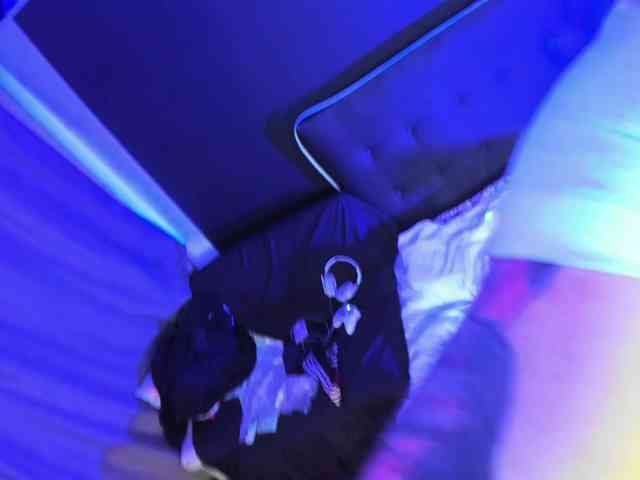 Luckysex8 webcam