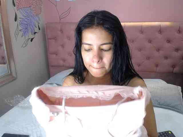 IsabellaLuxe webcam