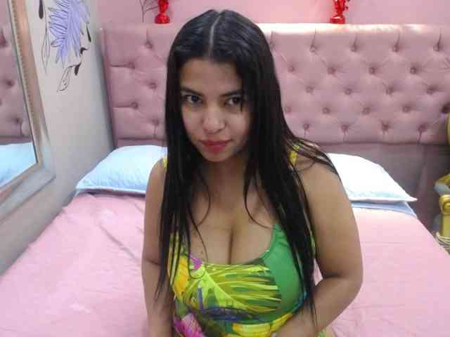 IsabellaLuxe webcam