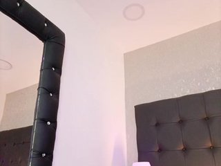 BellaSaint Porn Show