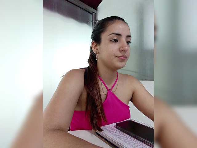 BellaSaint's BongaCams show and profile