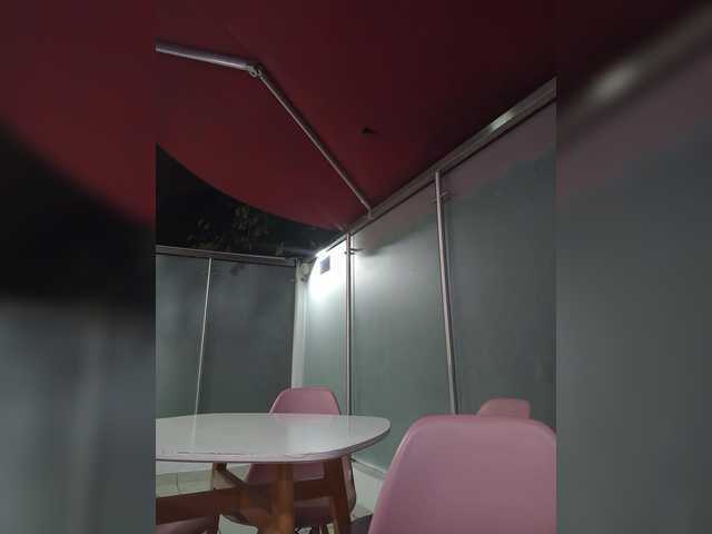 BellaSaint's BongaCams show and profile