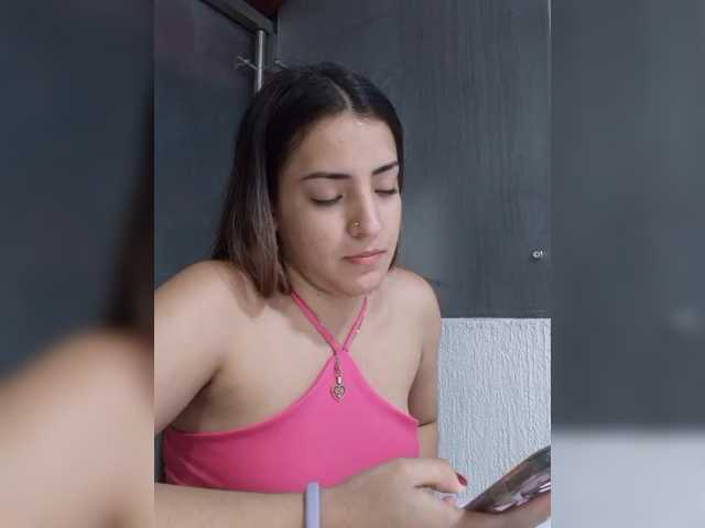 BellaSaint's BongaCams show and profile