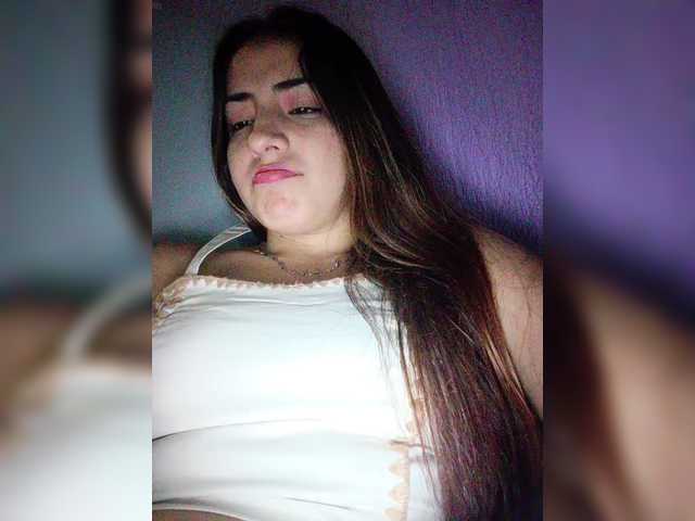 BellaSaint's BongaCams show and profile