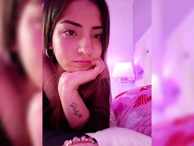 BellaSaint's BongaCams show and profile