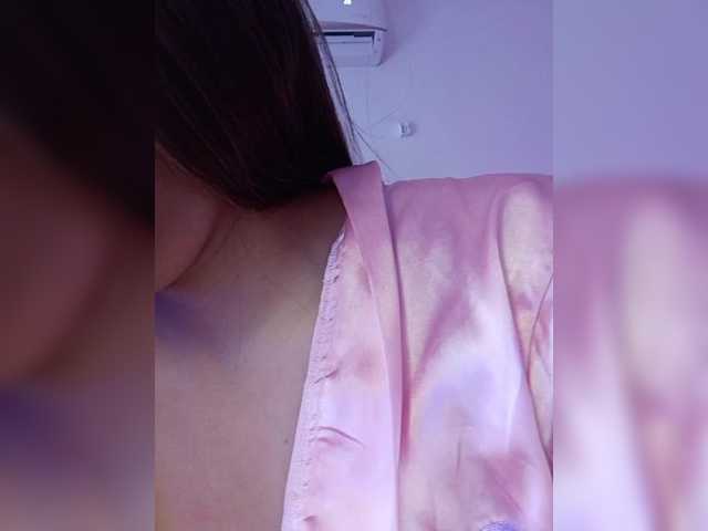 BellaSaint's BongaCams show and profile