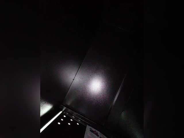 BellaSaint's BongaCams show and profile