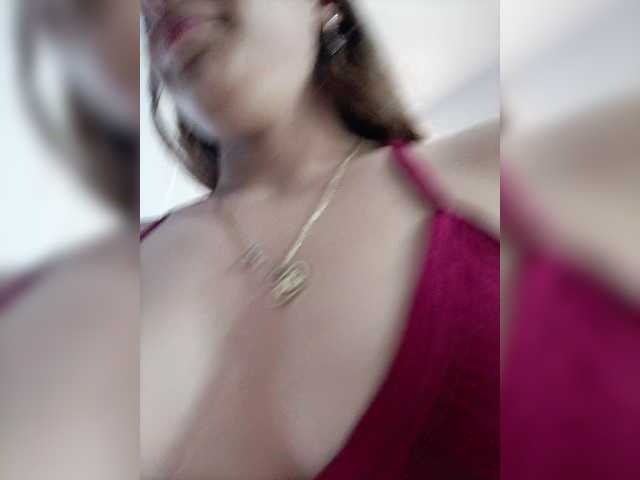 BellaSaint's BongaCams show and profile