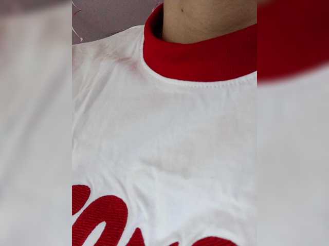 BellaSaint's BongaCams show and profile