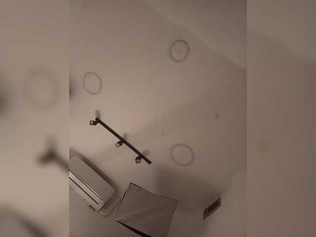 BellaSaint from BongaCams