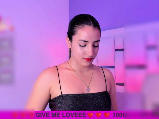 BellaSaint's BongaCams show and profile