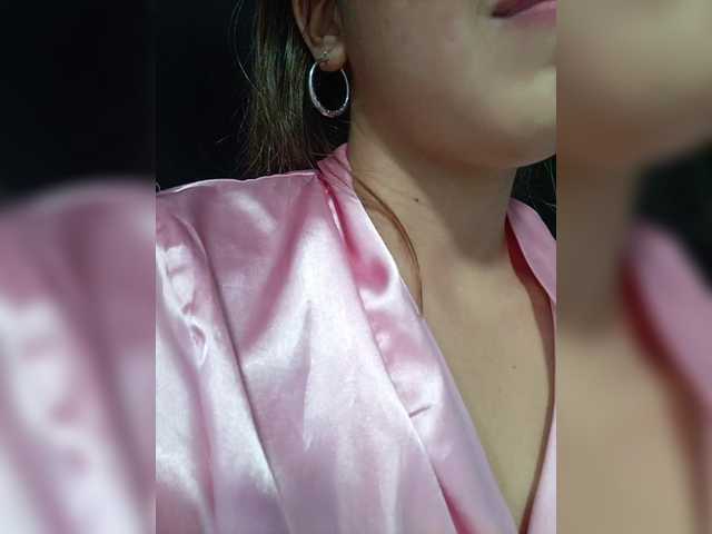 BellaSaint's BongaCams show and profile