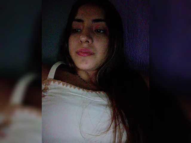 BellaSaint's BongaCams show and profile