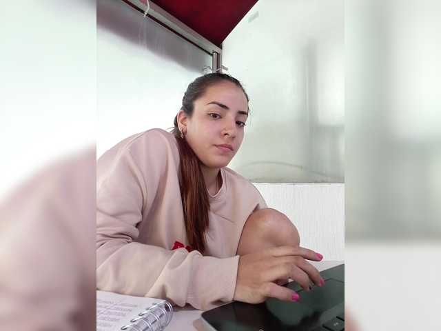 BellaSaint's BongaCams show and profile