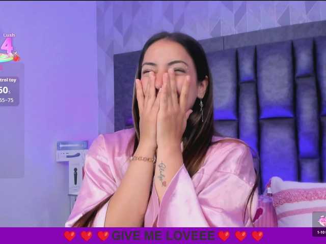 BellaSaint's BongaCams show and profile