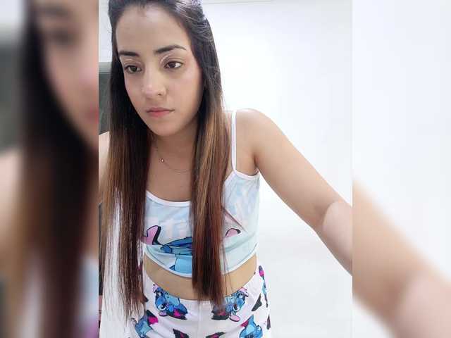 BellaSaint's BongaCams show and profile