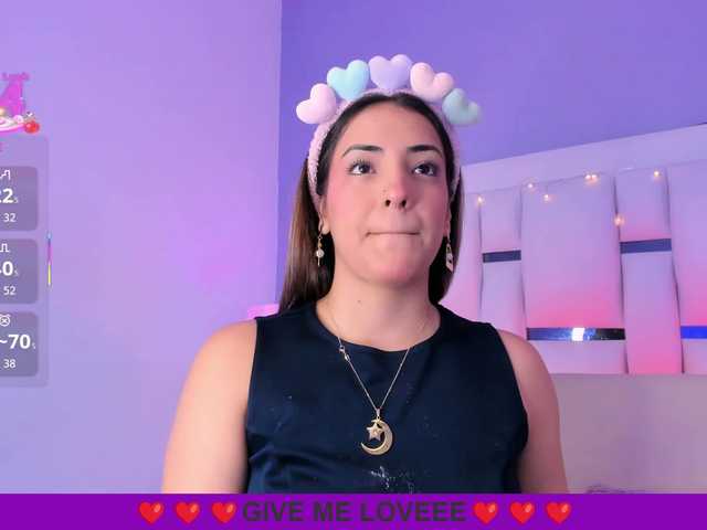 BellaSaint's BongaCams show and profile