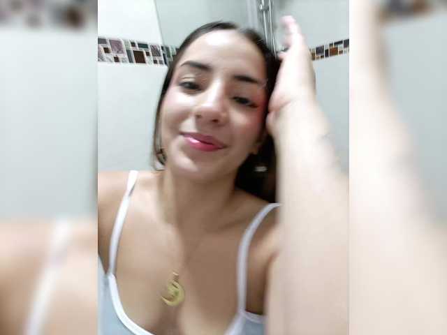 BellaSaint's BongaCams show and profile