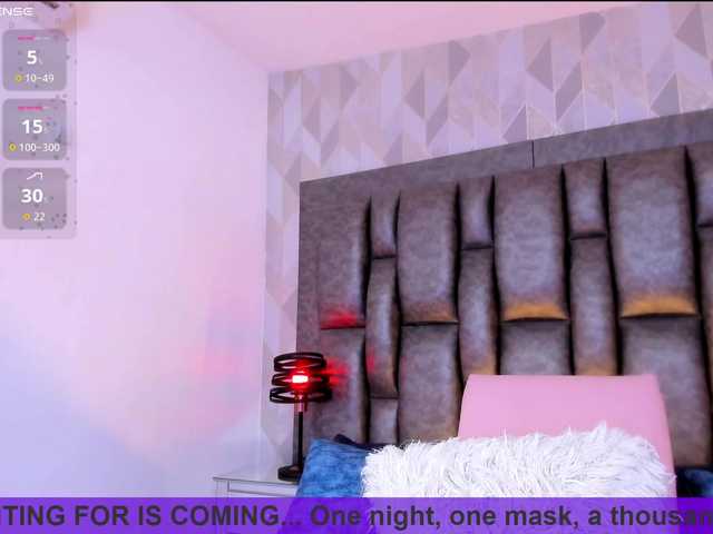 BellaSaint from BongaCams