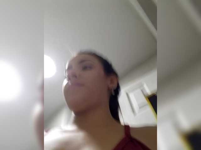 BellaSaint's BongaCams show and profile