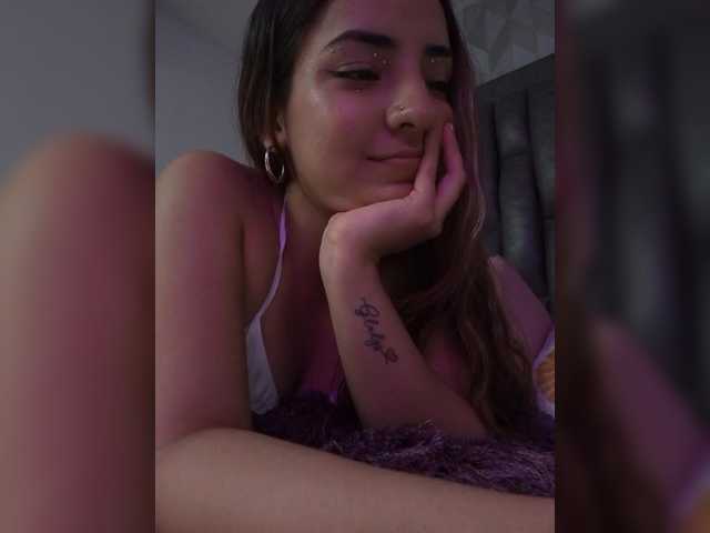 BellaSaint's BongaCams show and profile