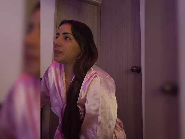 BellaSaint's BongaCams show and profile