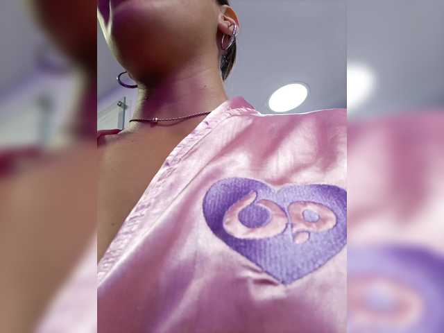 BellaSaint's BongaCams show and profile