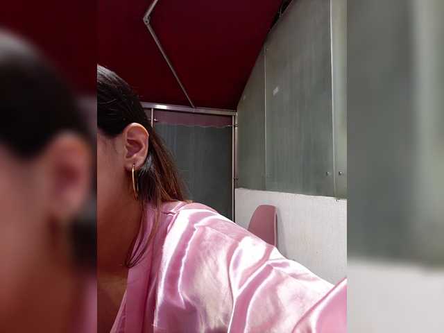 BellaSaint's BongaCams show and profile