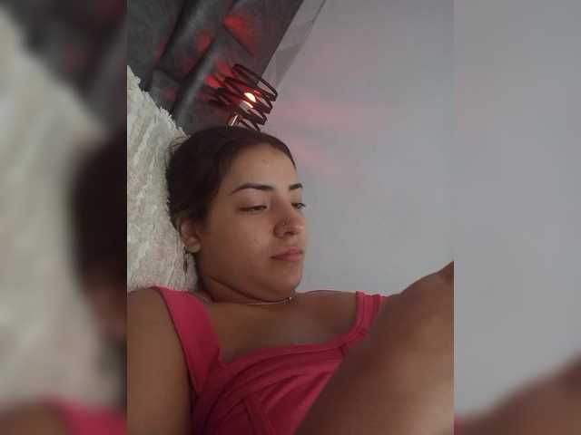 BellaSaint's BongaCams show and profile