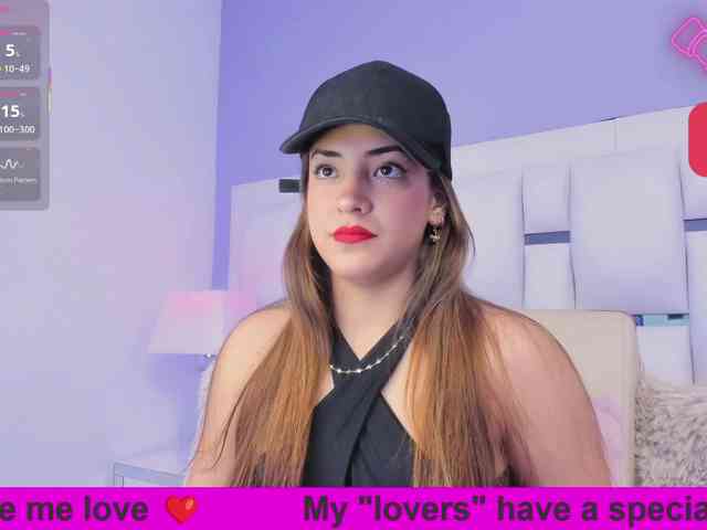 BellaSaint webcam