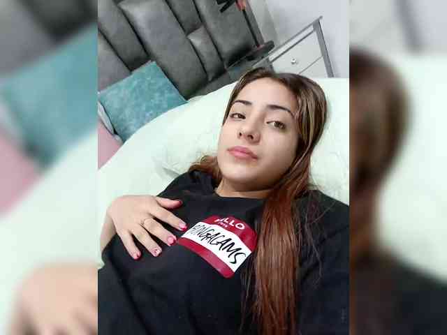BellaSaint webcam