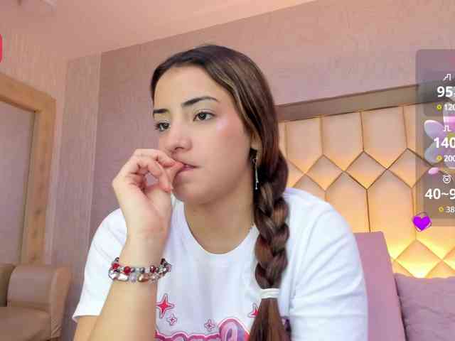 BellaSaint webcam